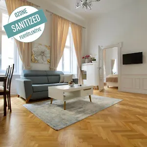 hotellátogatás