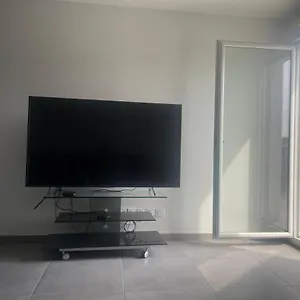 https://appartement-tout-confort-saint-laurent-de-mure.hotels-rhonealpes.com